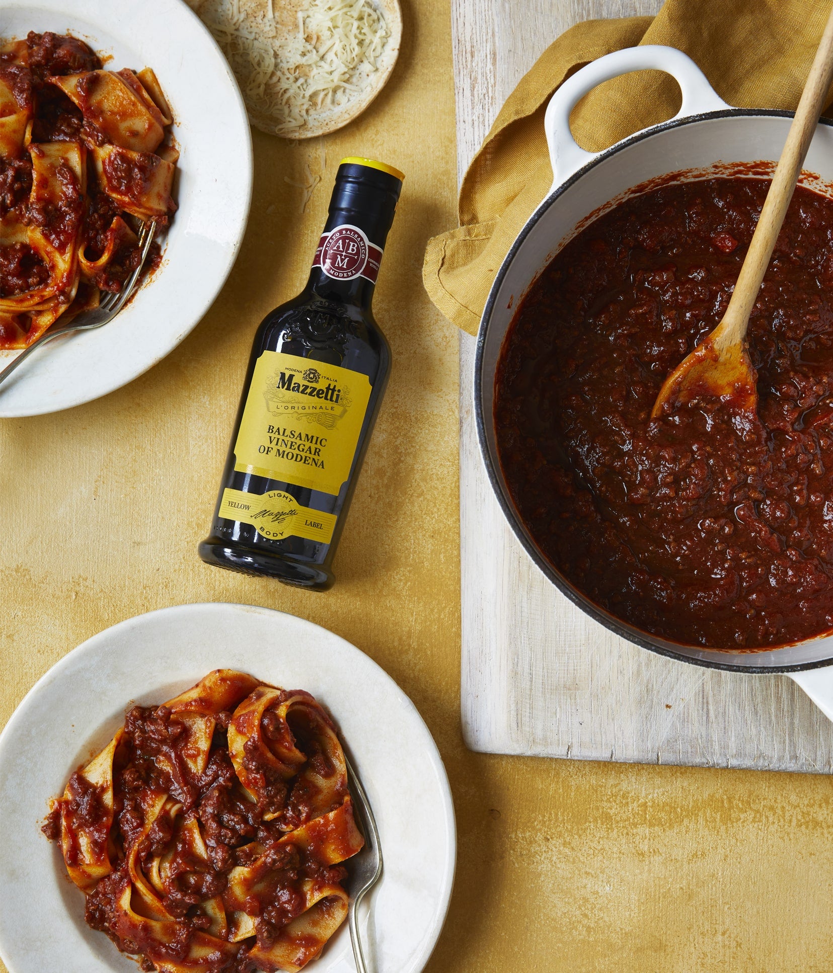 Balsamic Ragù 'Bolognese' style - Ragout with Balsamic Vinegar of Modena